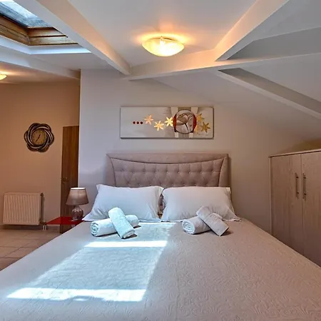 Ξενοδοχείο με διαμερίσματα Alexia's