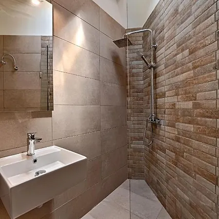 Ξενοδοχείο με διαμερίσματα Alexia's 3*