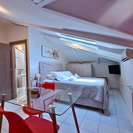 Ξενοδοχείο με διαμερίσματα Alexia's