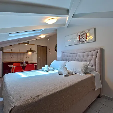Alexia's Apartmanhotel